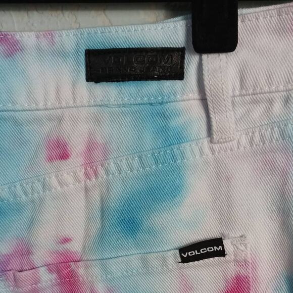 VOLCOM Women's Tie Dye Denim "Fix It Mini Skirt" Mid Rise Pink Blue White, L(10) - Picture 9 of 12